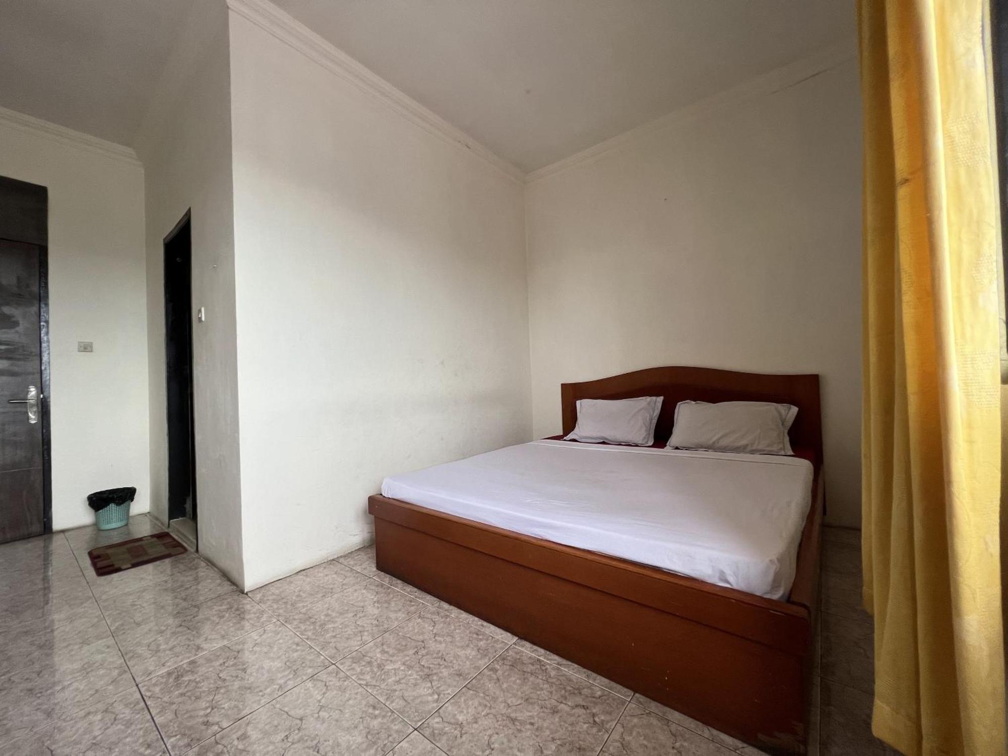 Oyo 92098 Kost Orange Syariah Hotell Makassar Exteriör bild
